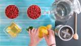Sari apel dengan madu, lemon, dan mint - Mempersiapkan tidak 2