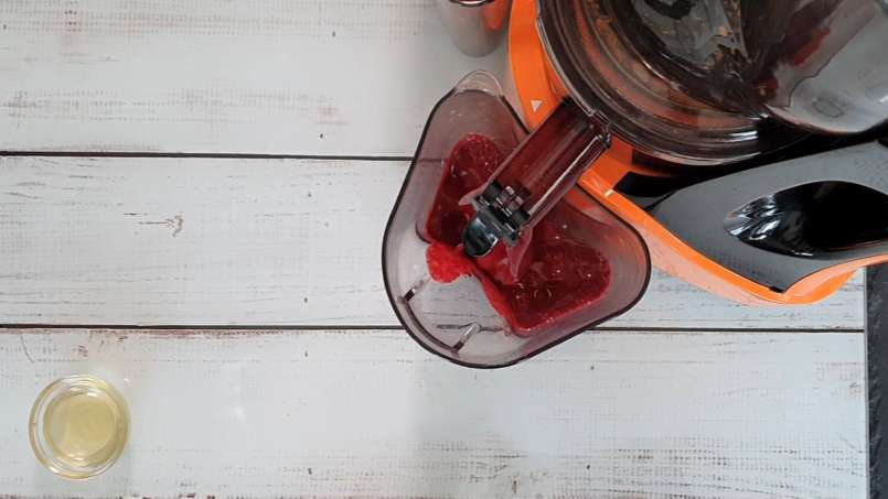 Jus seabuckthorn dan aronia yang menyegarkan dengan jahe, jeruk nipis, dan madu, foto 11
