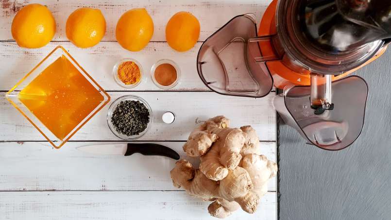 Jus jahe dengan madu, lemon, teh hijau, kunyit, kayu manis, dan mint, foto 1