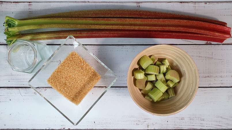 Sirup rhubarb dengan gula maserasi, foto 2